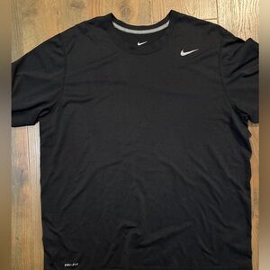 Nike Men's Black Short Sleeve Tee